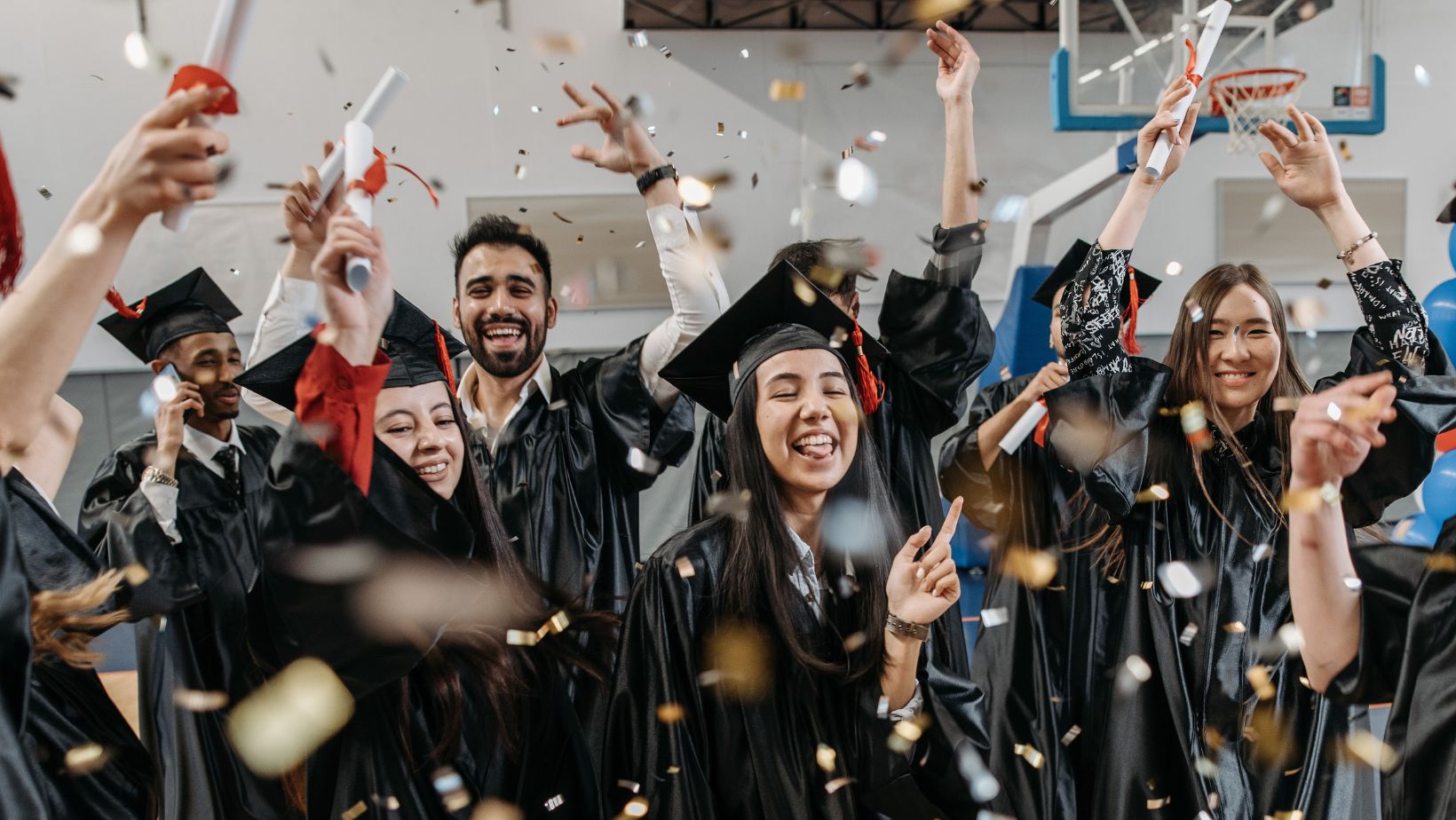 Alunos formandos com certificado